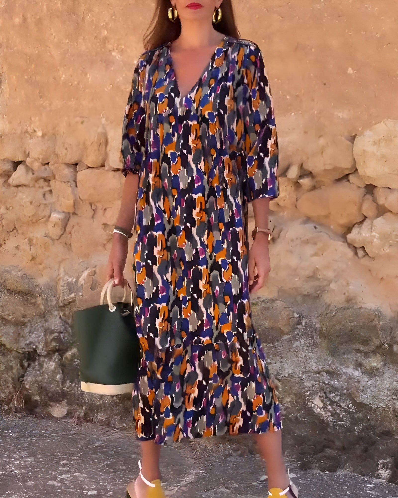 Nathalie | Kleid mit V-Ausschnitt im Retro-Look