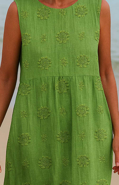 LINA | MIDIKLEID MIT TASCHEN UND NATÜRLICHER STICKEREI