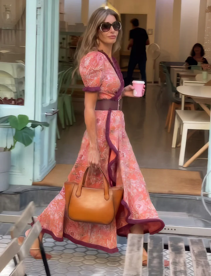 Elegantes rosafarbenes Maxikleid mit Korte Mouwen