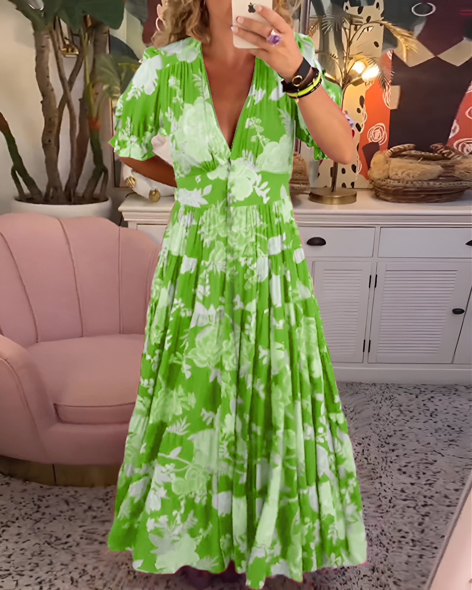 Carine | Kleid mit Tasche und V-Ausschnitt mit Blumenprint
