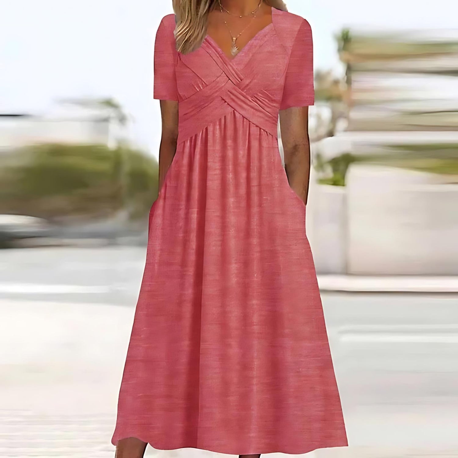Lunora | Figurbetontes Midi-Kleid mit femininer Silhouette