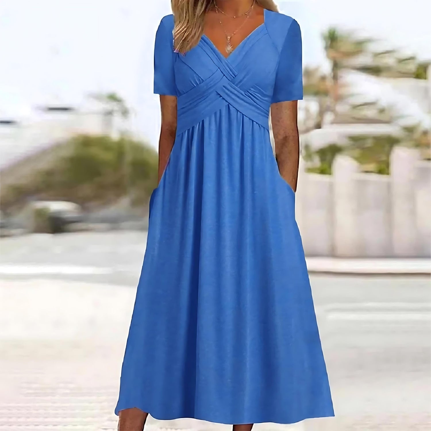 Lunora | Figurbetontes Midi-Kleid mit femininer Silhouette