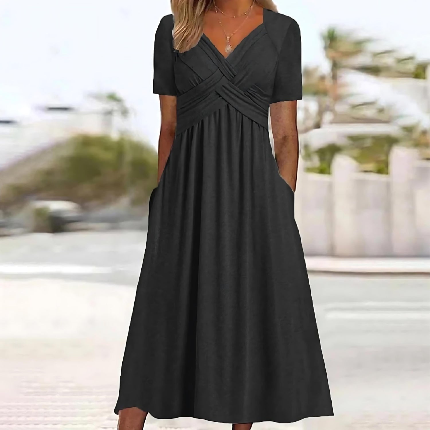 Lunora | Figurbetontes Midi-Kleid mit femininer Silhouette