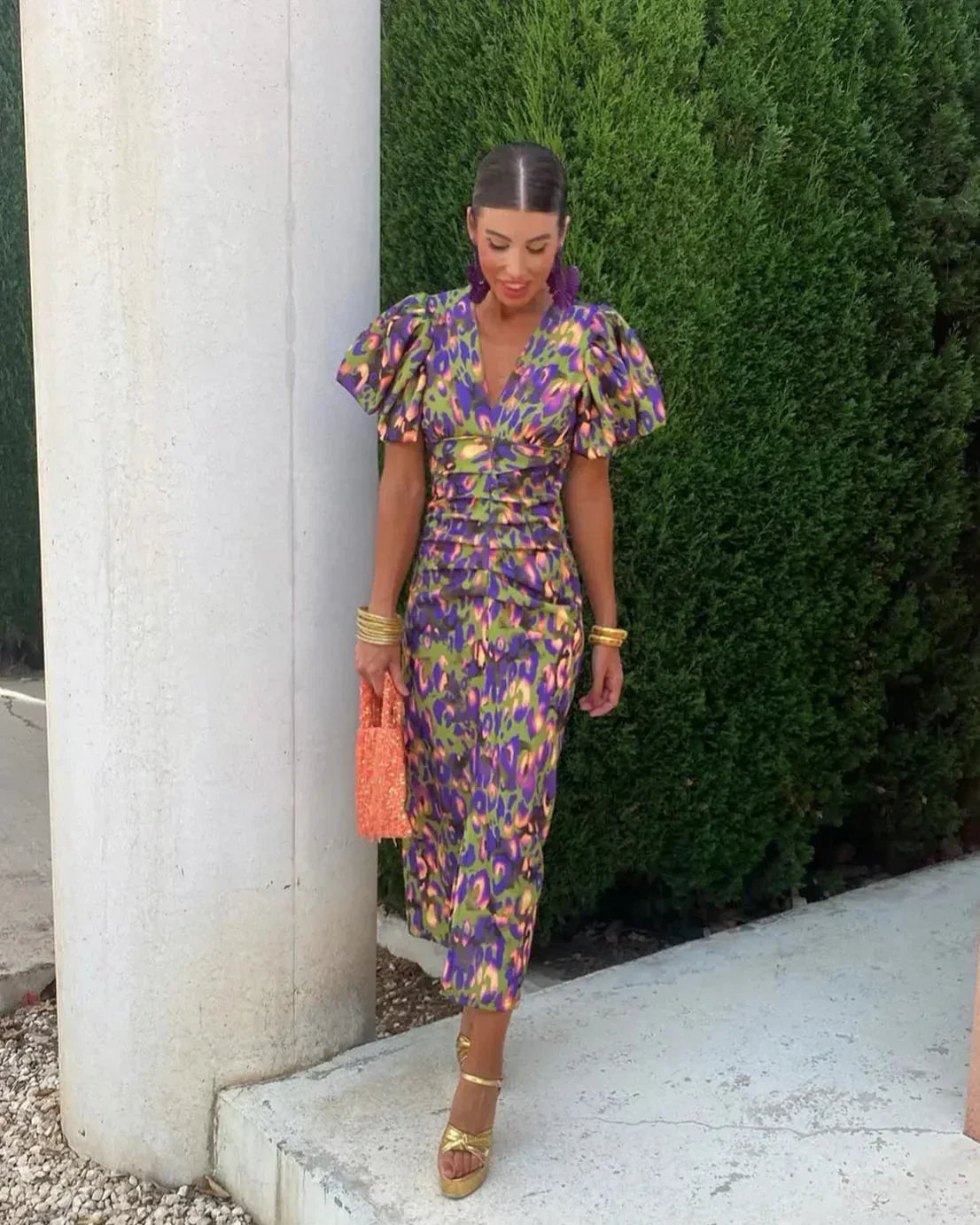 SIMONA | Elegantes Kleid mit V-Ausschnitt und Puffärmeln