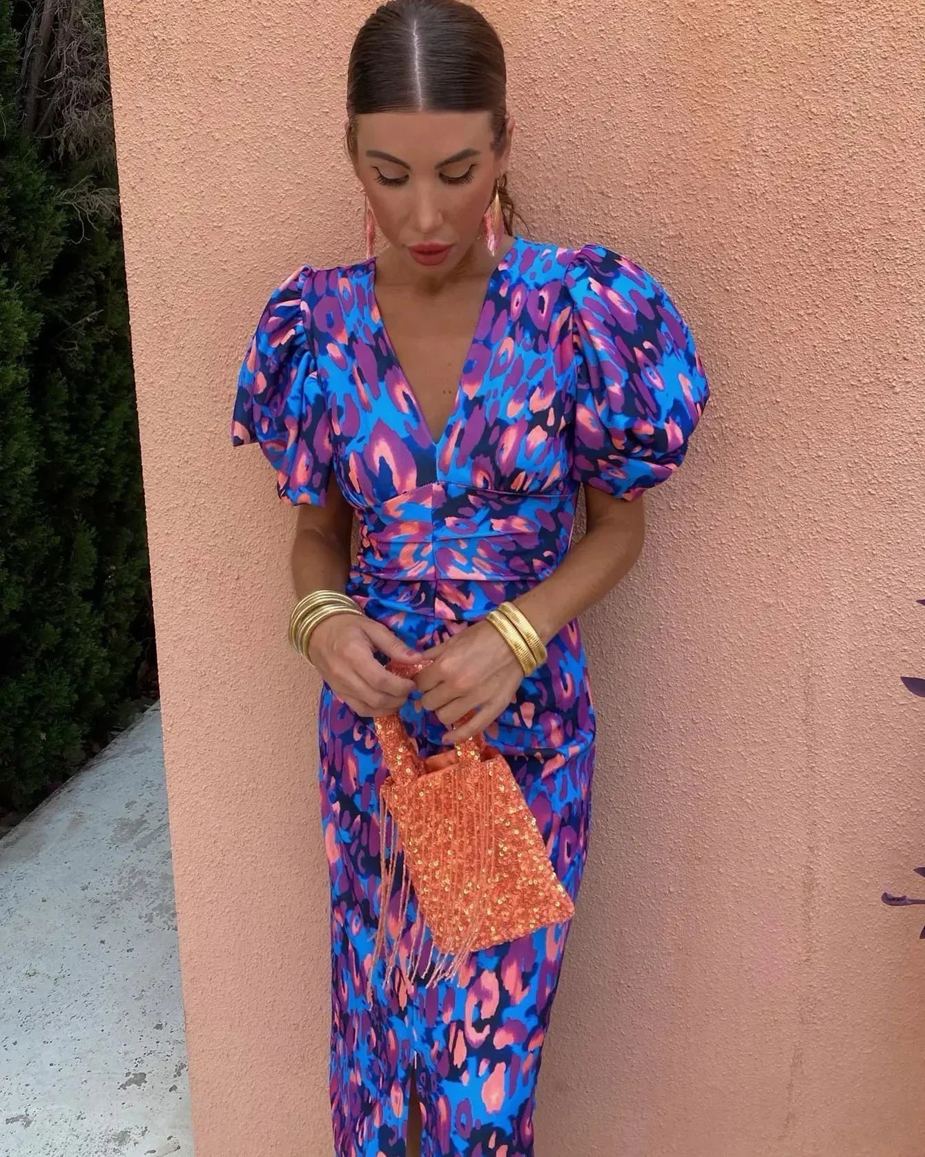SIMONA | Elegantes Kleid mit V-Ausschnitt und Puffärmeln