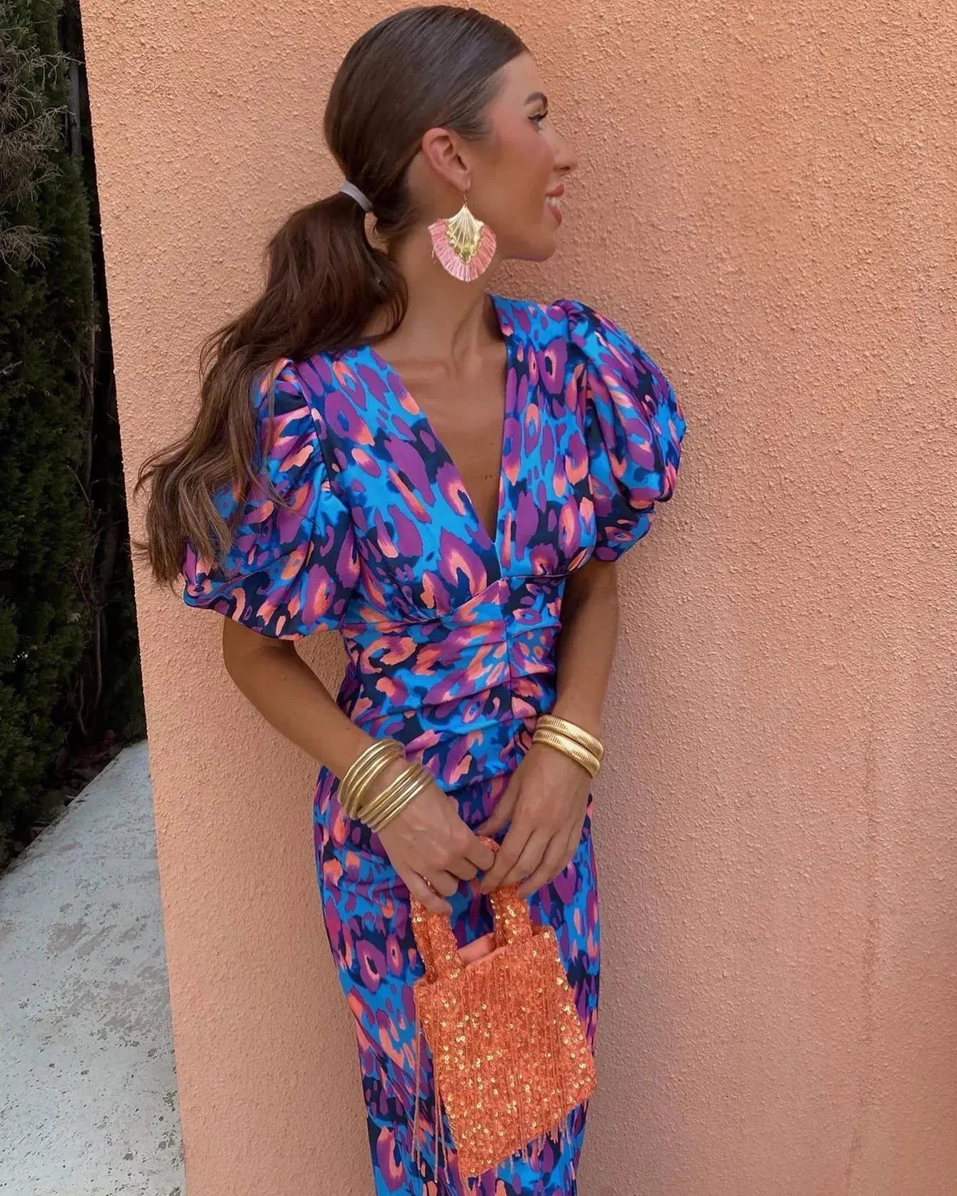 SIMONA | Elegantes Kleid mit V-Ausschnitt und Puffärmeln