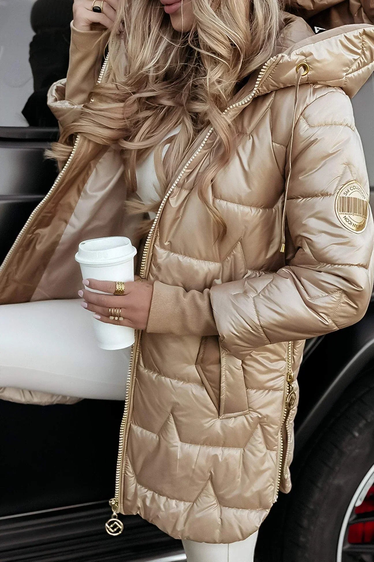 Nolwen - Eleganter Wintermantel mit Kapuze und Wattierung