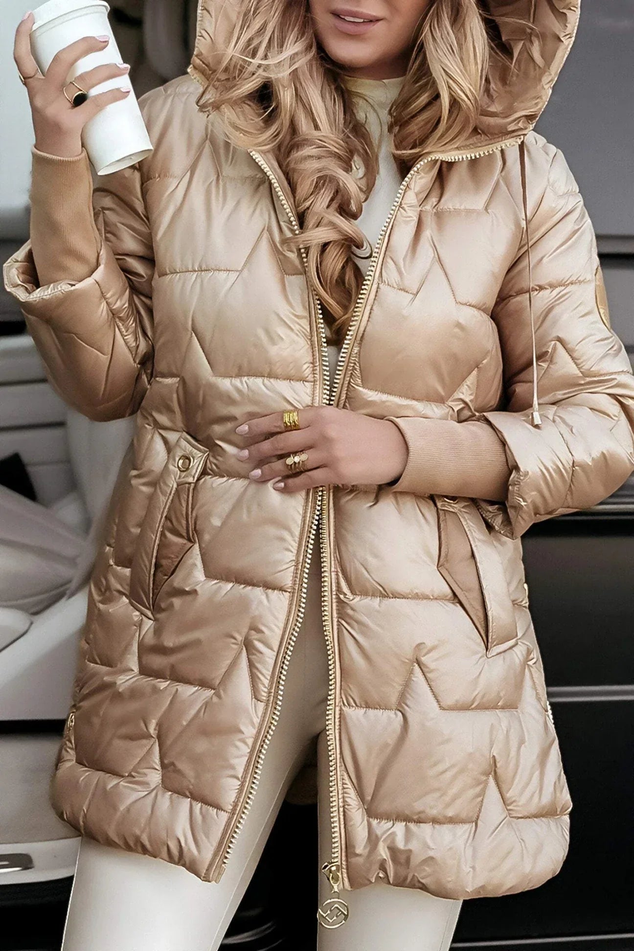 Nolwen - Eleganter Wintermantel mit Kapuze und Wattierung